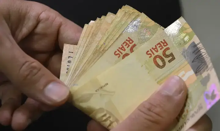 IR zero para quem ganha até R$ 5 mil vale nos salários pagos este mês