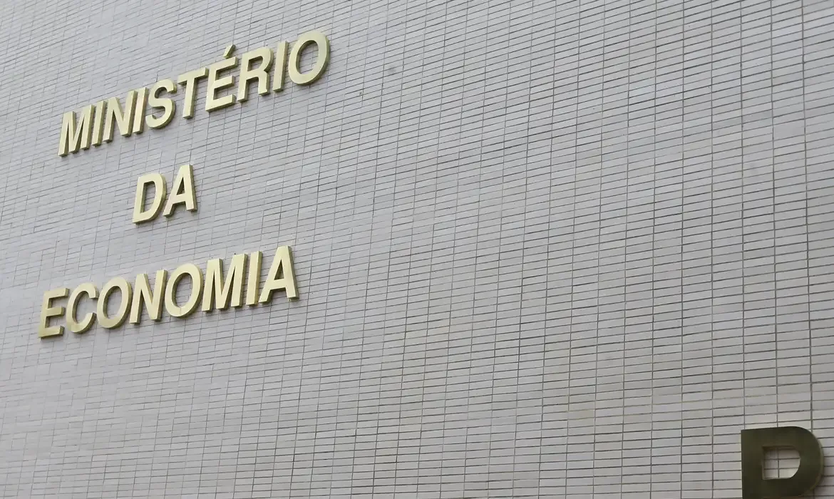 MP alternativa a IOF prevê R$ 4,28 bi de corte de gastos em 2025