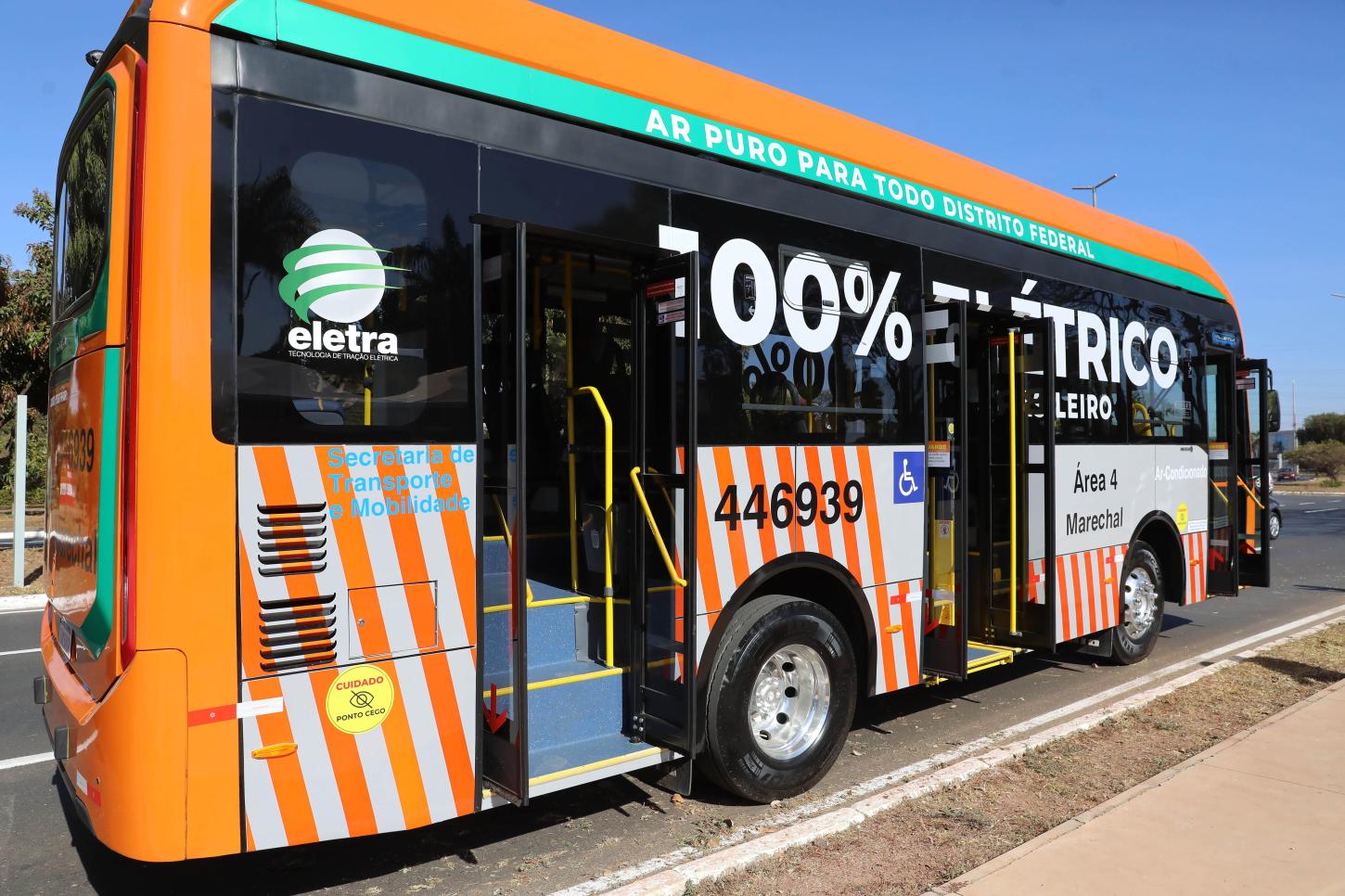 Guará ganha primeiro Zebrinha elétrico do DF para reforçar linhas internas da cidade