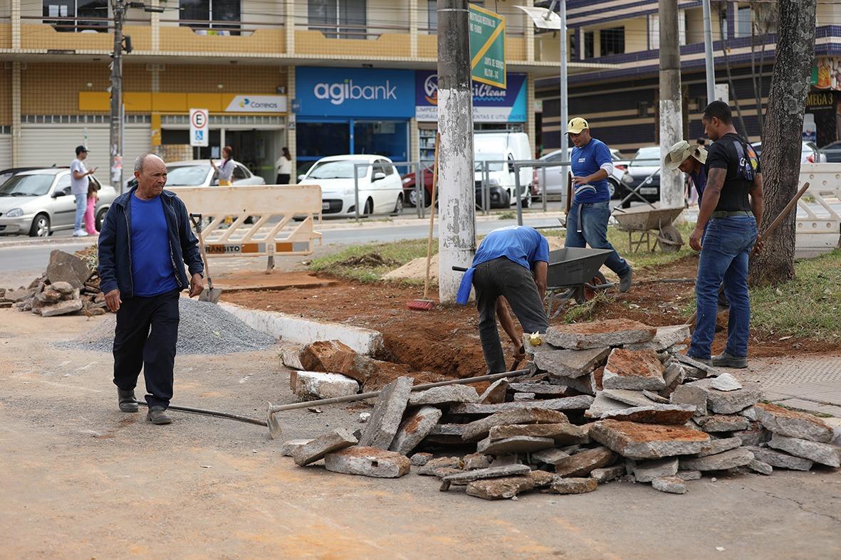 Riacho Fundo ganhou três quilômetros de novas calçadas em 2025