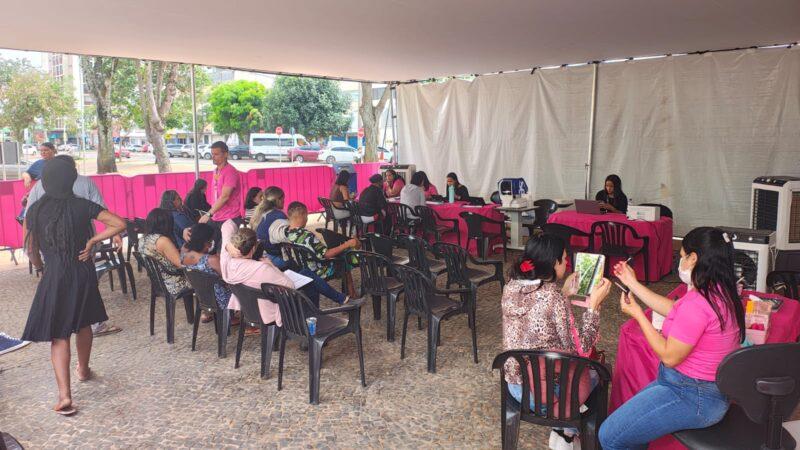 Sesc-DF leva cuidados e prevenção do Outubro Rosa à Praça do Relógio