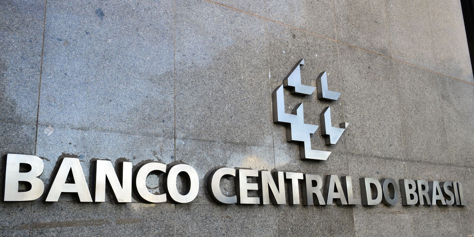 Mercado financeiro eleva previsão da Selic para 13,75% ao ano