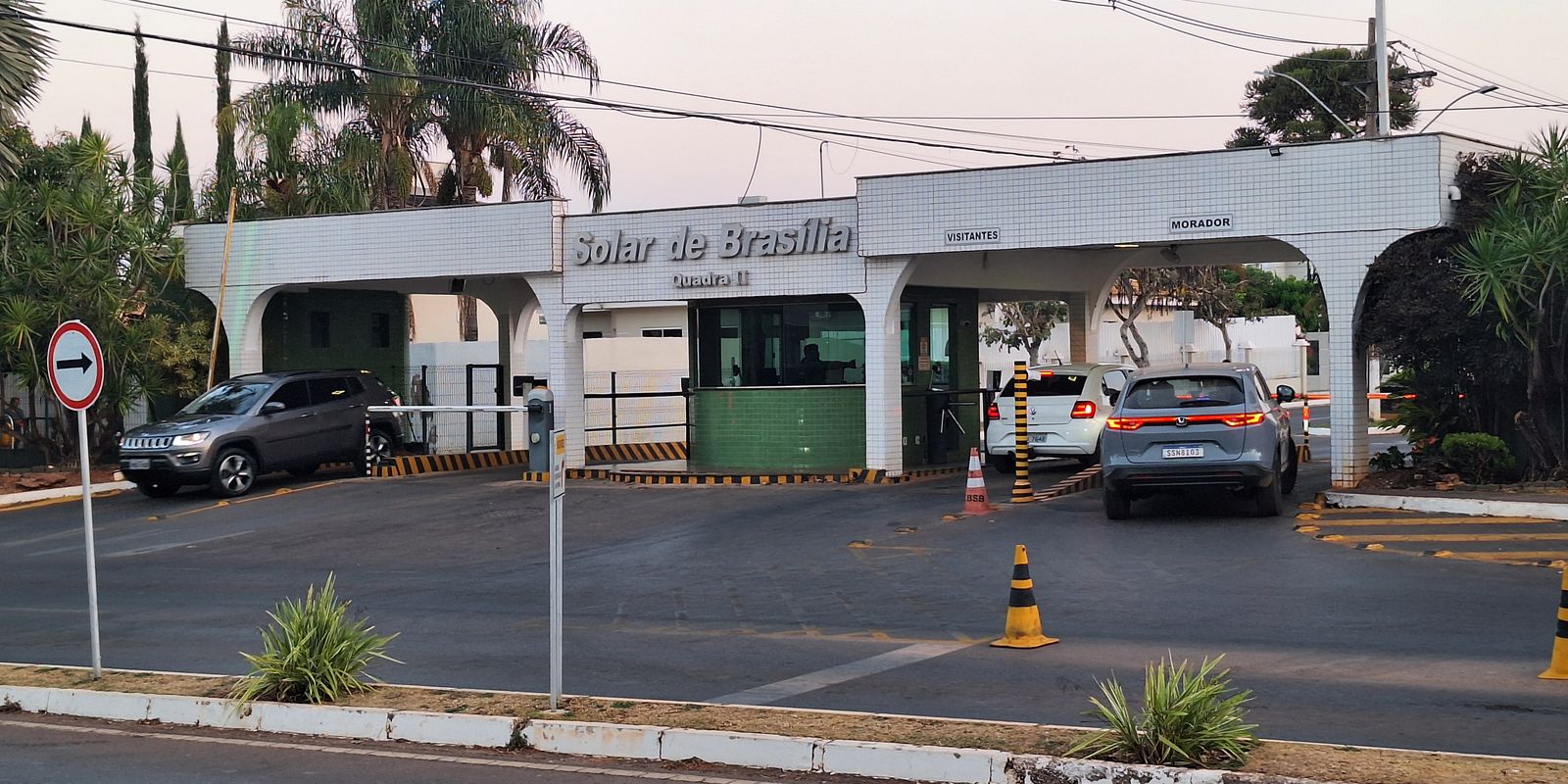 Bolsonaro pede autorização para receber Mileii na prisão domiciliar