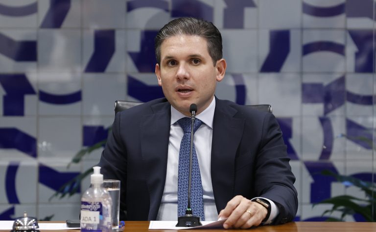 Motta se reúne com ministro da Fazenda para discutir dívidas rurais e combustíveis